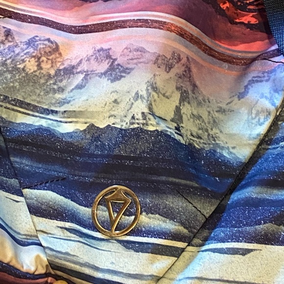 IVIVVA Lululemon Girls Multicolor Backpack - Picture 2 of 9